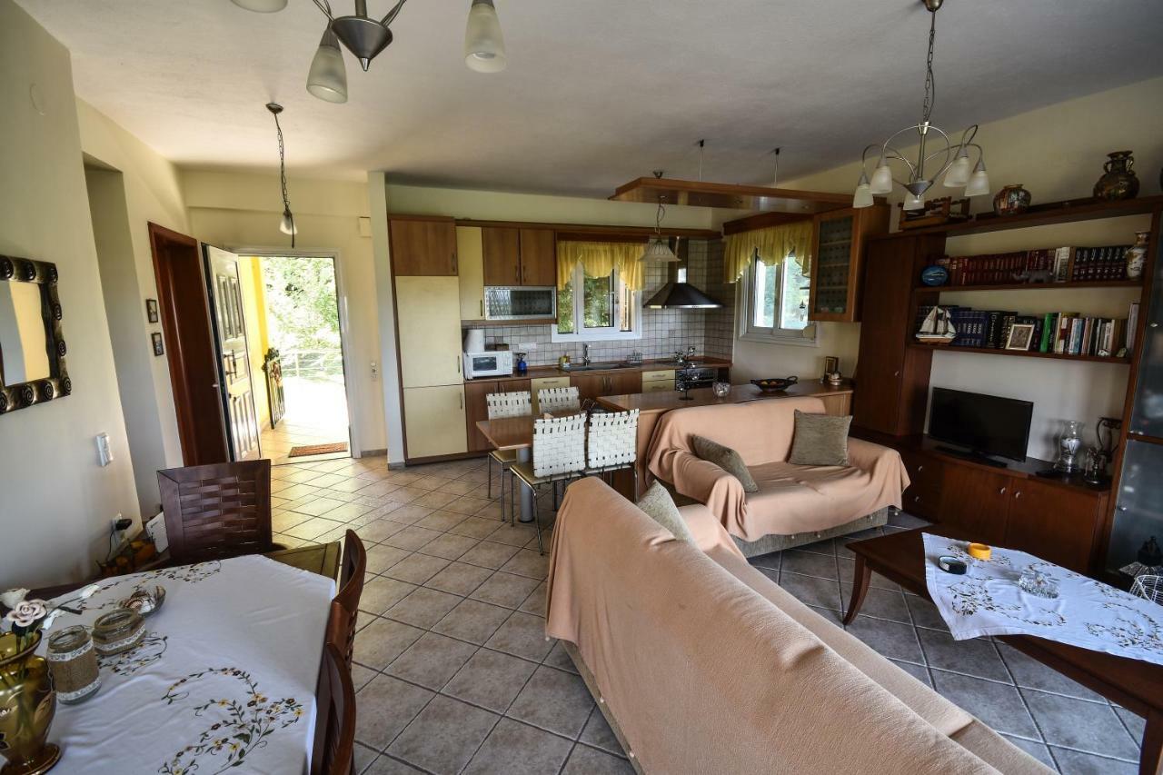 Martha'S Villa Nea Iraklitsa Buitenkant foto