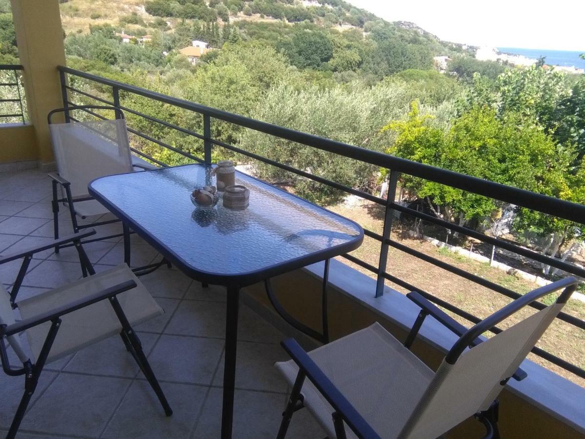 Martha'S Villa Nea Iraklitsa Buitenkant foto