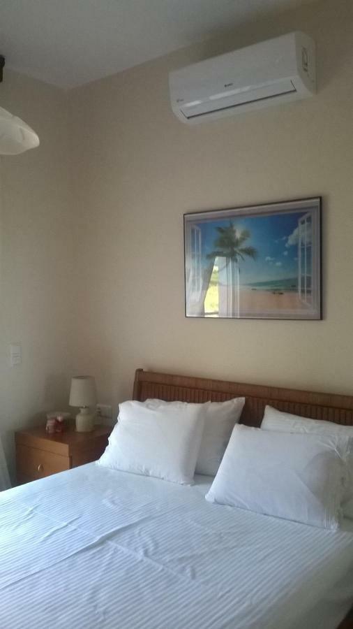 Martha'S Villa Nea Iraklitsa Buitenkant foto