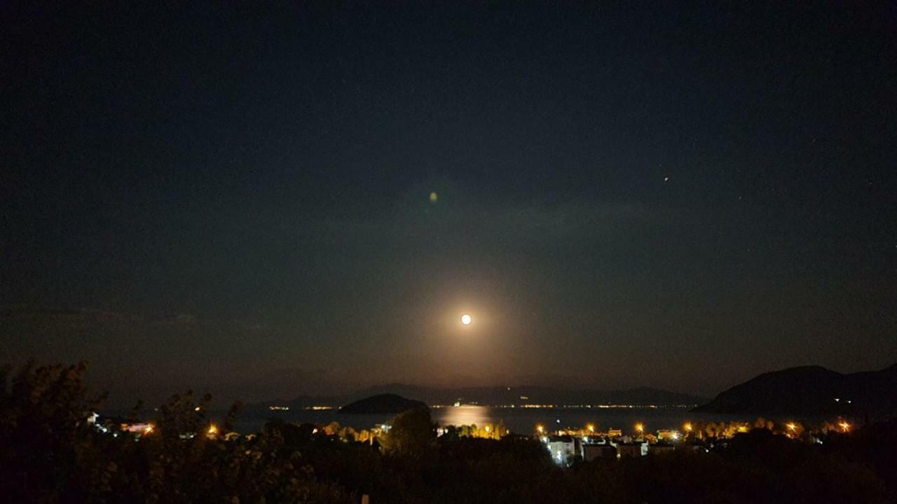 Martha'S Villa Nea Iraklitsa Buitenkant foto