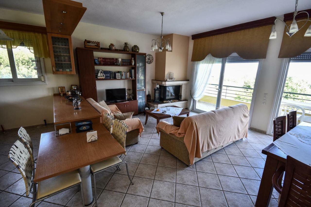 Martha'S Villa Nea Iraklitsa Buitenkant foto