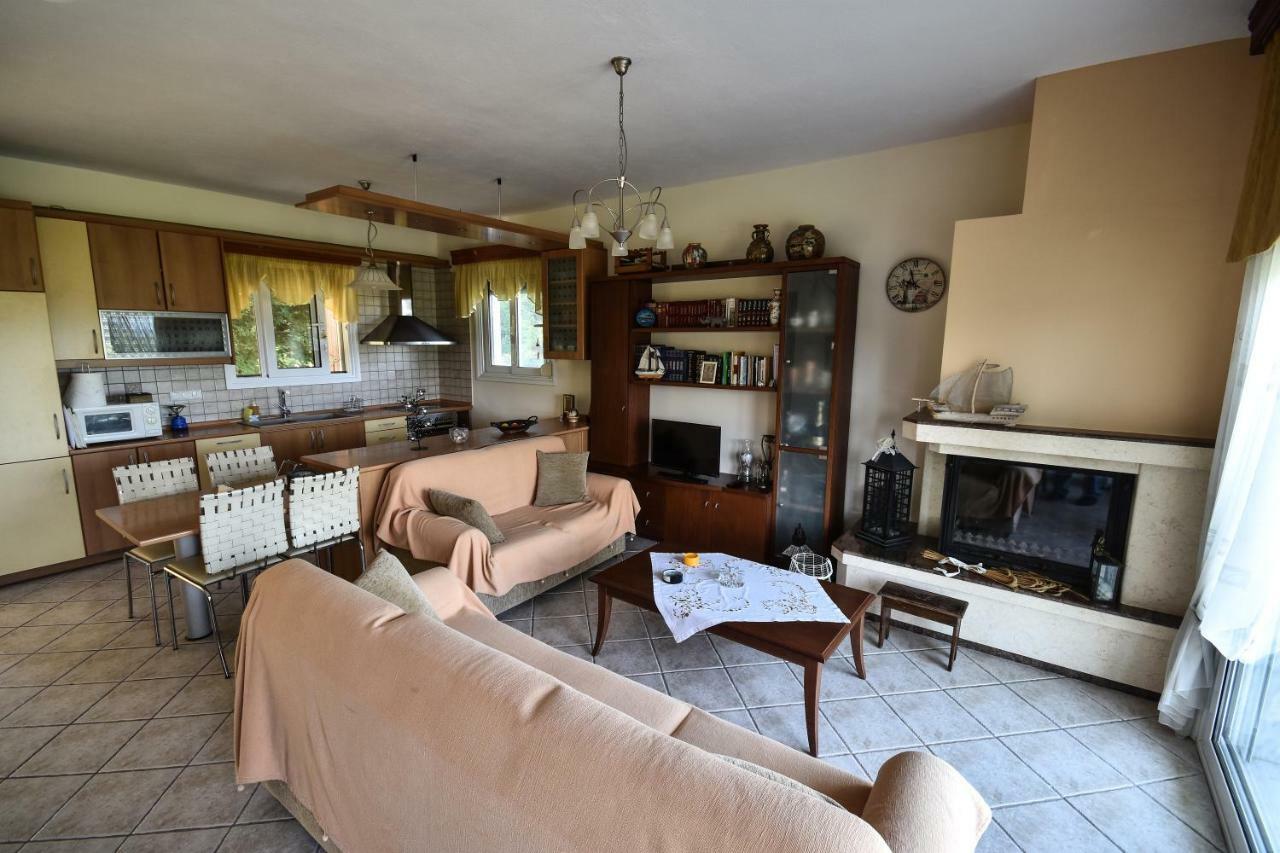 Martha'S Villa Nea Iraklitsa Buitenkant foto